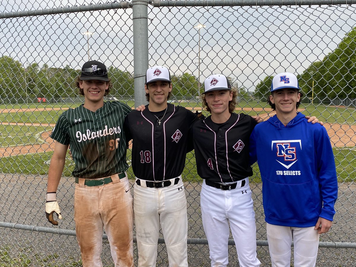 Highlanders representing the provincial teams this weekend in PEI! Missing from the pic, Yasu Hojo and Evan Phillips. 👊🏻💪🏻🔥#bandofbrothers #leaders #hardestworkersintheroom #highlanders