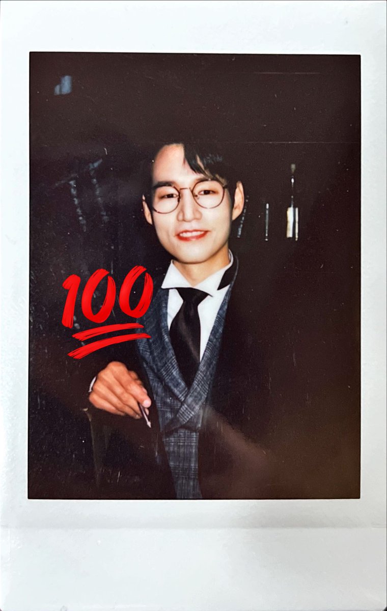 S2pieS2's tweet photo. 왜 오늘은 빈손이니^^?논문 어디있니^~^? https://t.co/6lWBTVLgwa