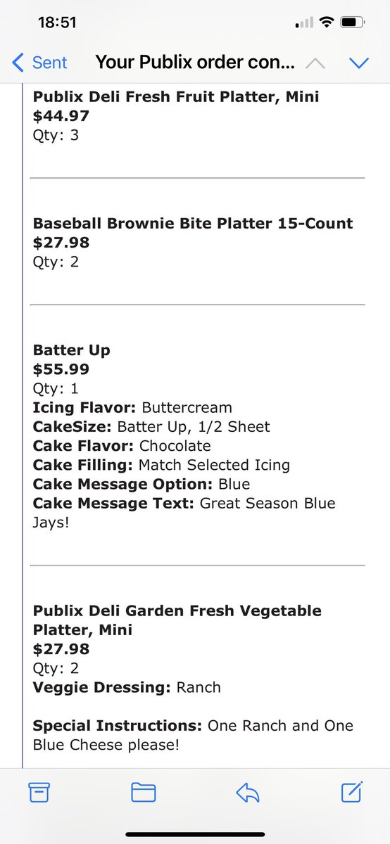 magsinbham's tweet photo. @Publix WHAT IS THIS?!? Definitely not a chocolate cake I ordered.  Someone at the Publix Bakery in Trussville, AL needs to be fired.  They are incompetent AND inconsiderate. I will never order from the bakery ever again ✌🏼 https://t.co/booefp8F6h