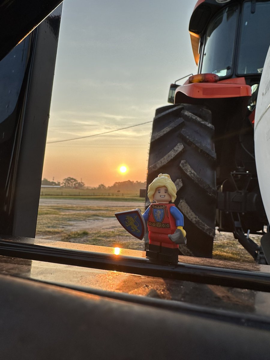 LegoForages's tweet photo. It’s #NationalForageWeek!!! Starting the day off right by attacking the #bermudagrass stem maggots! #ForageFact: it’s better to spray early in the morning before the dew dries and the enemy retreats. 

#LegoForageSpecialistVsTheMaggots #ForageFunny #AttackTheDay https://t.co/QI7DvTZGKa