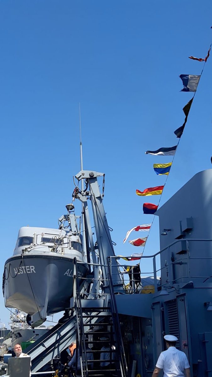 Moin von der Kieler Woche! Noch bis nächsten Sonntag sind wir auf dem Karrieretruck des <a href="/PIZ_Personal/">Bundeswehr Personal</a> für euch auf der Kiellinie zu finden! Unser FD Boot Alster liegt im Marinestützpunkt und freut sich auf Open Ship mit euch! #joinus @LGoessing <a href="/COM_SeeBtl/">COM Seebataillon non-official</a> <a href="/Flot1DeuNavy/">COM_DEU_Flotilla1</a>