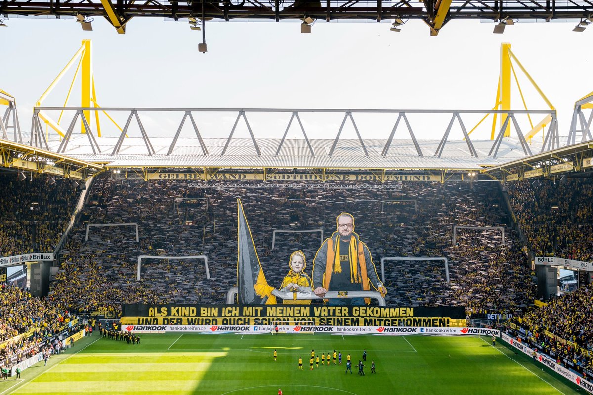 HAPPY FATHER'S DAY!

Have a very Happy Father's Day spending it with those closest to you!

🖤💛
#BVB