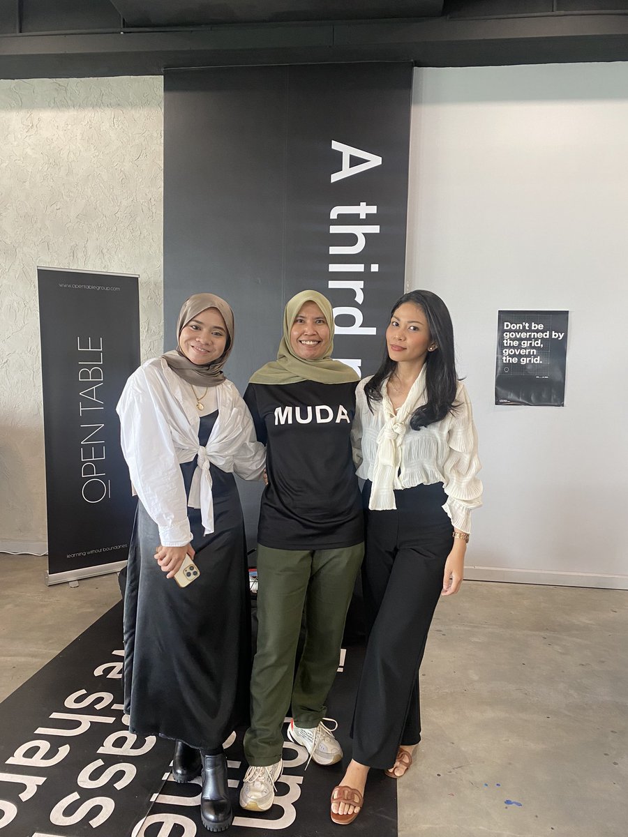 pharie's tweet photo. selesai sudah program Tik Tok 101 ; Basic Content Creation &amp; Affliate Guide anjuran @mudasetiawangsa di @overtimecafe_my tadi.Byk ilmu yg telah dikongsi bersama dr speaker @sepisunflower ttg cara ² yg berkesan utk jana pendapatan melalui Tik Tok.Semoga dpt bermanfaat. #MUDA https://t.co/s21Q5sCIBM