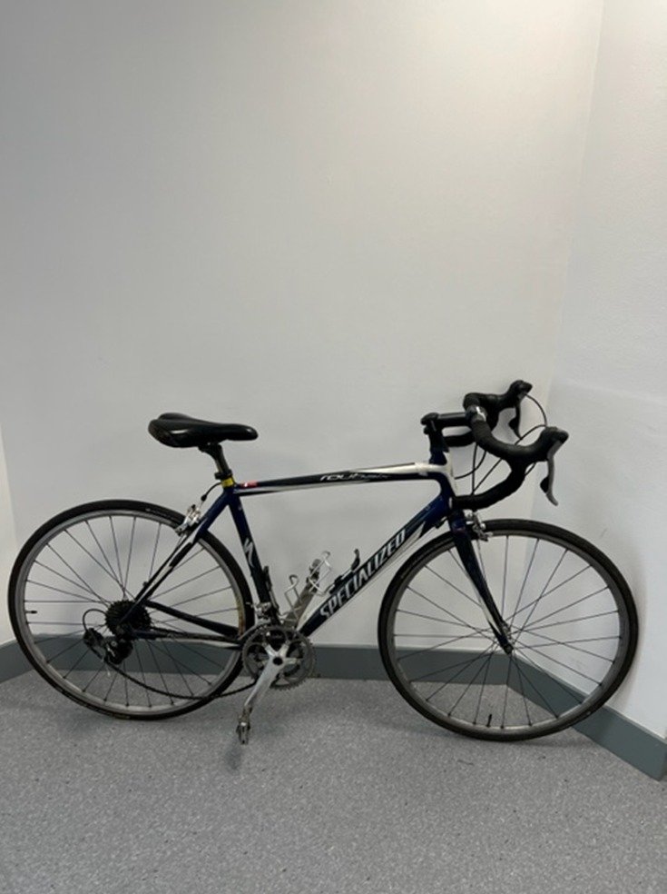 MPSKingston's tweet photo. 2/2
We could be solving your case before pen is put to paper!  Call in to us on 101 or our police station with some proof (It's not a raffle). https://t.co/JyNwacwMUL