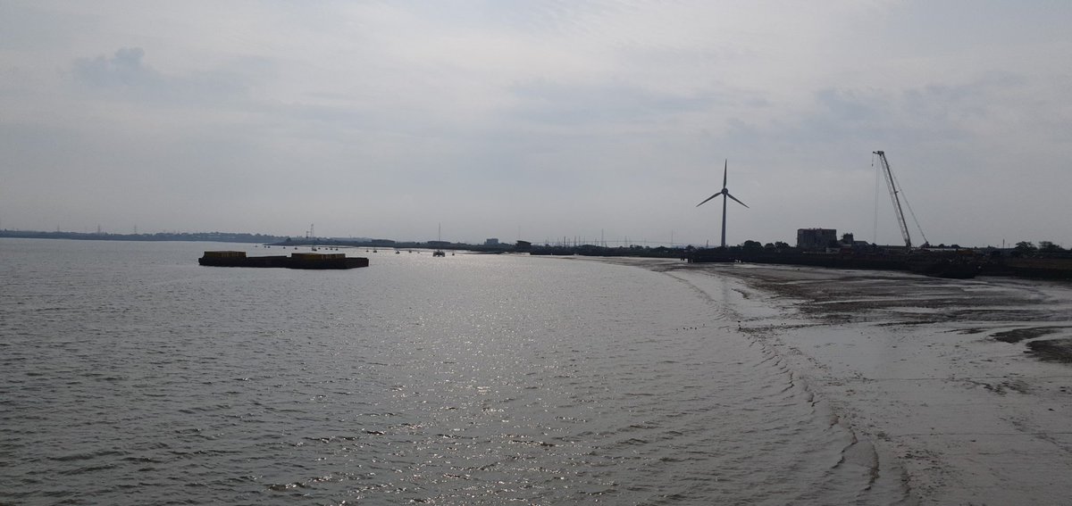 Facing north from Erith pier