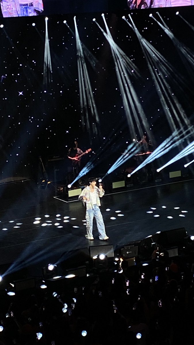 younierang's tweet photo. i love you a million times, loving you multiplied🧡💙
#WOODZinMNL #WOODZinMNL2023 https://t.co/UYyB7CDJ8R