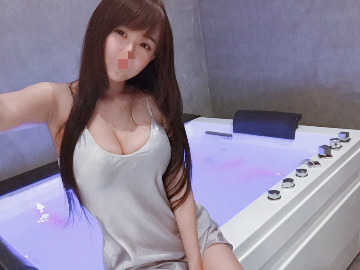 ShantiJeri's tweet photo. 我會盡我一切給哥哥最好的服務喔 技術一流，互動式服務，如朋友般熟悉你的一切，讓你身心靈全身放松，環境優美，乾淨，衛生  地點安全隱蔽 轉推10抽1  愛心10抽1送免費約炮 #仁愛舒壓,#仁愛按摩,#仁愛打炮 #仁愛抓龍筋,#仁愛指油壓,#仁愛無套,#毒龍 #轉推 有驚喜 #加賴提供推特截圖  預約+賴：yy8680 https://t.co/iDj3pu30uA