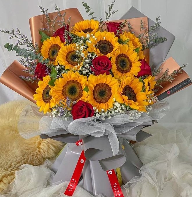 sunflowerchives's tweet photo. Sunflower to my life 🌻❤️ https://t.co/SAiMaIJMvF