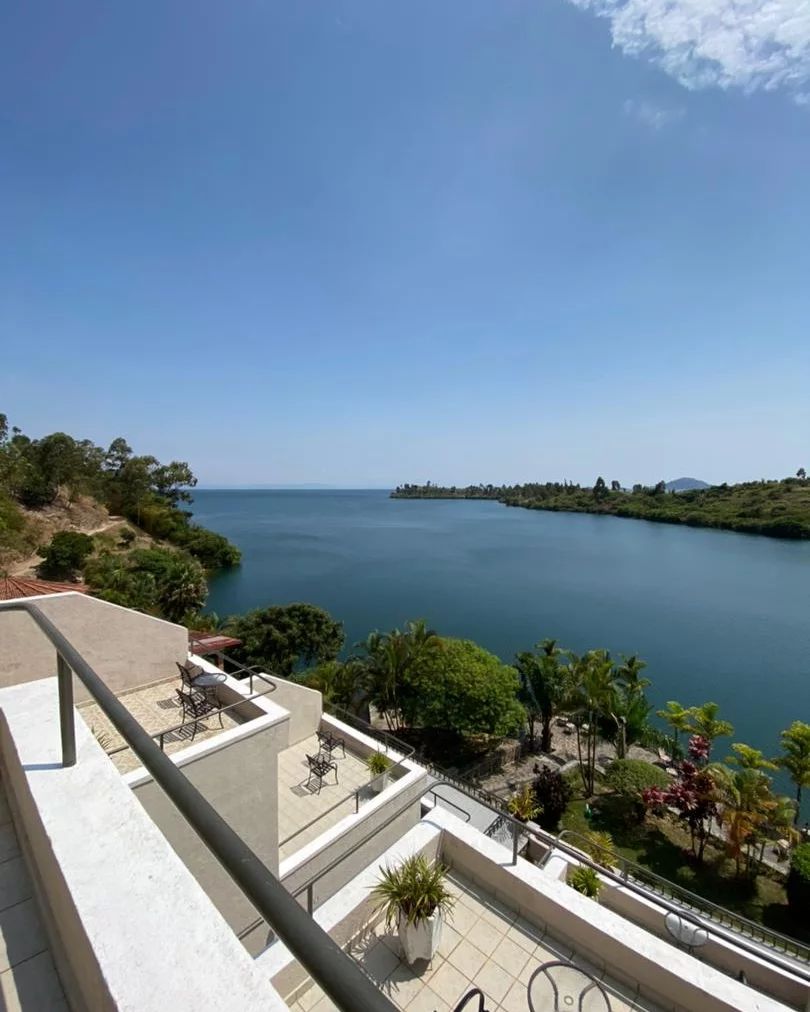 iconnectstudio's tweet photo. 🌴 Discover Moriah Hill Resort (@moriah_resort): Where tranquility meets romance, offering a breathtaking haven for unforgettable memories and cherished moments, making it the ultimate destination for an enchanting getaway. 🌺✨ 

#Iconnectrwanda #rwanda https://t.co/MpXizLv0Ly