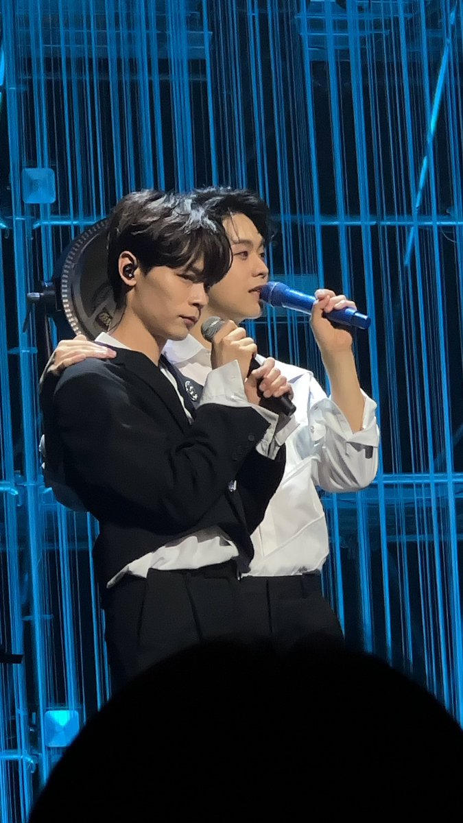 Hae0m28's tweet photo. 아니 알겠어요 안뺏어갈게 이쁜눈해주세요 https://t.co/OJQWtdSgKJ