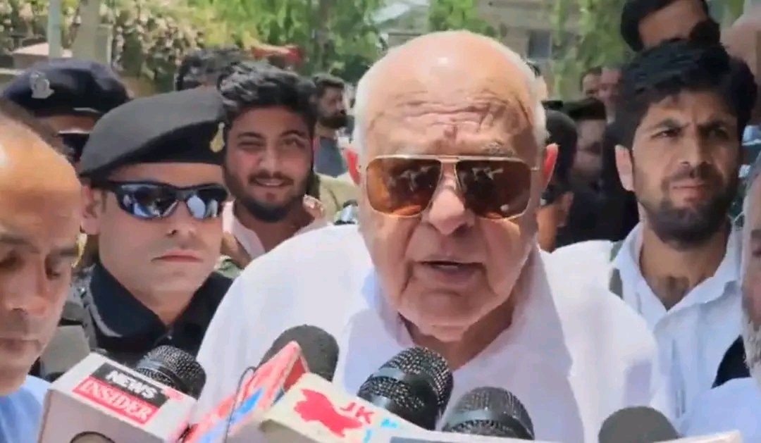 Those (who) have created hatred in the country should see how #Muslims and #Hindus support each other here and people travel comfortably: #NationalConference president #FarooqAbdullah on #AmarnathYatra, #Srinagar

@JKNC_ @OmarAbdullah @OfficeOfLGJandK
