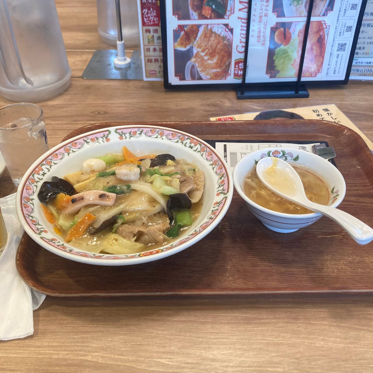 nufufu's tweet photo. ひとまず、これで糖質抑えて食物繊維摂取とたんぱく質と思っていたけど日によって具のブレ幅が大きすぎる。

ジャストサイズのビールと中華飯ご飯少なめ｜餃子の王将　20230615 

https://t.co/fczkFkvXjl 

#ぬふふcom #ジャストサイズ #ビール #中華飯 #ご飯少なめ #餃子の王将 https://t.co/KHUA4JUHpE