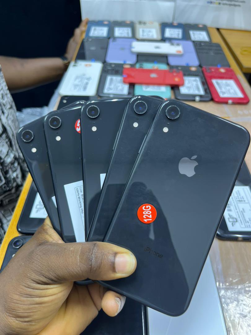 youngtechplug_'s tweet photo. Price update on our uk 🇬🇧 used phones 

iPhone 6 16gb 40k 
iPhone 6s 32gb 55k
iPhone 6splus 32gb 75k 
iPhone 6splus 64gb 80k
iPhone 7 32gb 75k
iPhone 7 128gb 85k
iPhone 7 Plus 32gb 105k
iPhone 8 64gb 95k 
iPhone 8plus 64gb 130k
iPhone X 64gb 155k
iPhone X 256gb 180k https://t.co/XexKFuGgTG