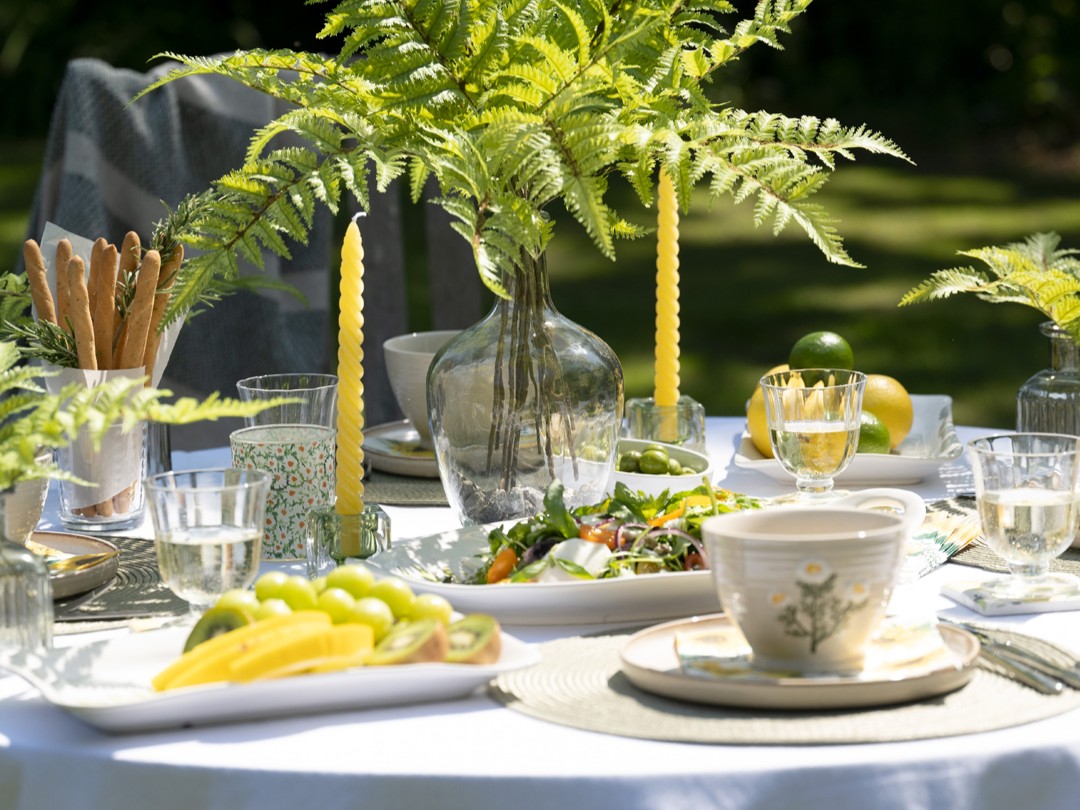 Gisela_Graham's tweet photo. Enchanting tablescapes for a special day with your family 🍃

🌞 Check out our Journal to find tips and tricks on how to create a beautiful tablescape at home 

#GiselaGraham #HomeDecor #Tablescaping #FathersDay https://t.co/yXbgHjEwGw