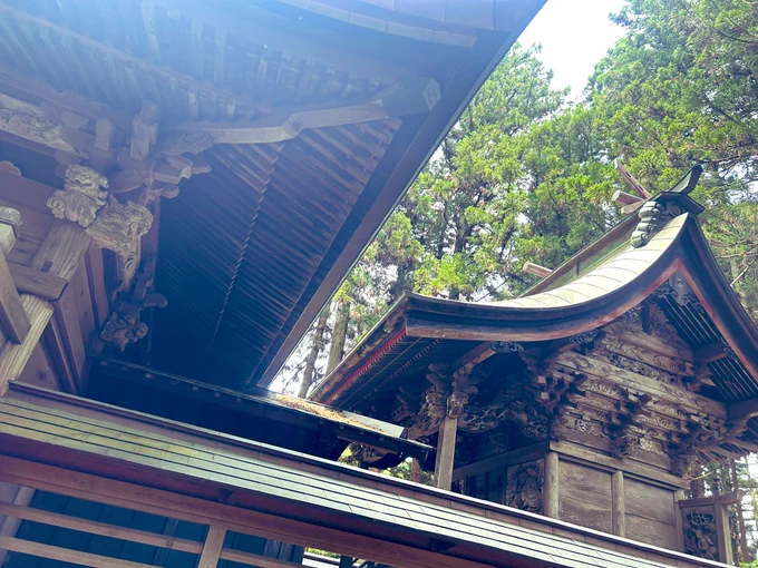 皆に幸あれ! 彫刻が凄い神社ー!