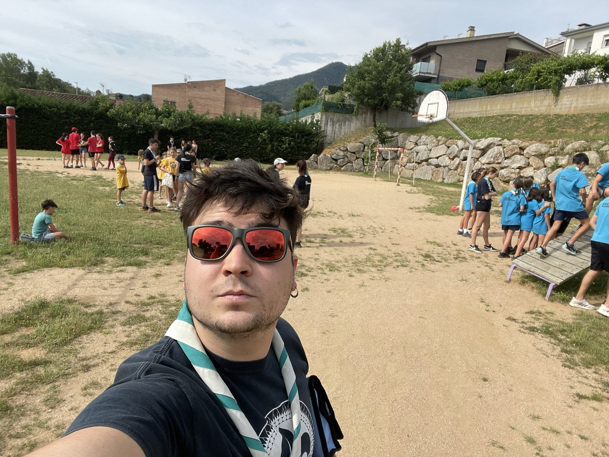 Aniol Bosch Collell (@toyswine) on Twitter photo Últim cau com a cap del <a href="/cauangles/">AEiG Sant Miquel</a> i Aplec de la Sardana del @floricel_angles
Gràcies a totes i tots que manteniu el poble viu! Últim cau com a cap del <a href="/cauangles/">AEiG Sant Miquel</a> i Aplec de la Sardana del @floricel_angles
Gràcies a totes i tots que manteniu el poble viu!