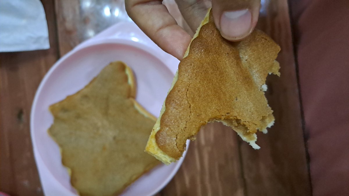 kurniaaprinta's tweet photo. Kurang krispi. Mungkin krn masih mengira2 suhu dan menit air fryer nya. Kapan2 bikin lagi https://t.co/CGWMKz85Vl