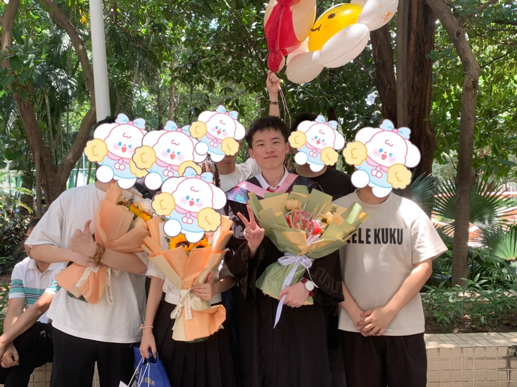 laozhou919's tweet photo. 毕业🎓 https://t.co/Tiu1Pd44Nh