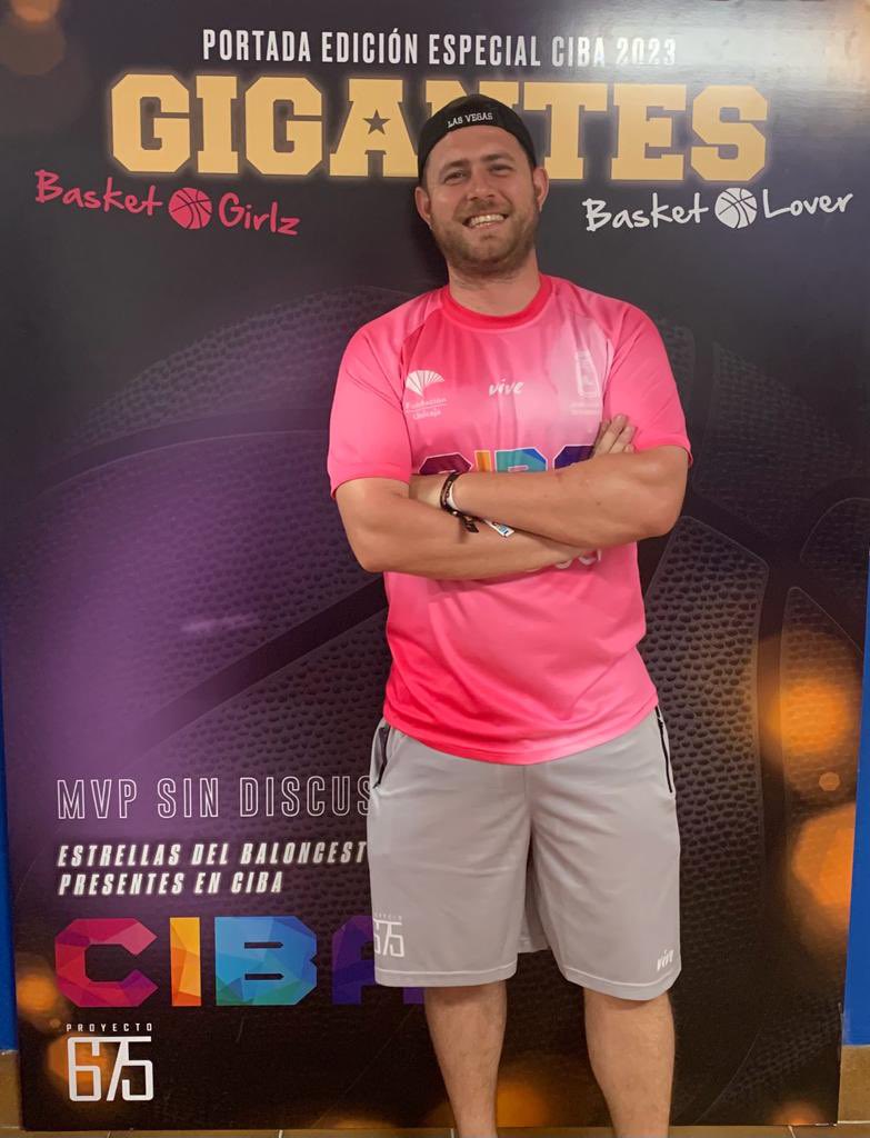 CIBAMalaga's tweet photo. 📖 Leer siempre es bueno… ¡pero si es baloncesto es mucho mejor! @GIGANTESbasket presente en el #CIBAMalaga.

¿Sabías que por acudir al #CIBAForum de hoy en el Palacio de La Paz recibes una revista Gigantes Edición Especial @unicajabaloncesto?

#CIBA #Baloncesto #CIBA2023 https://t.co/otVZLPqV6V