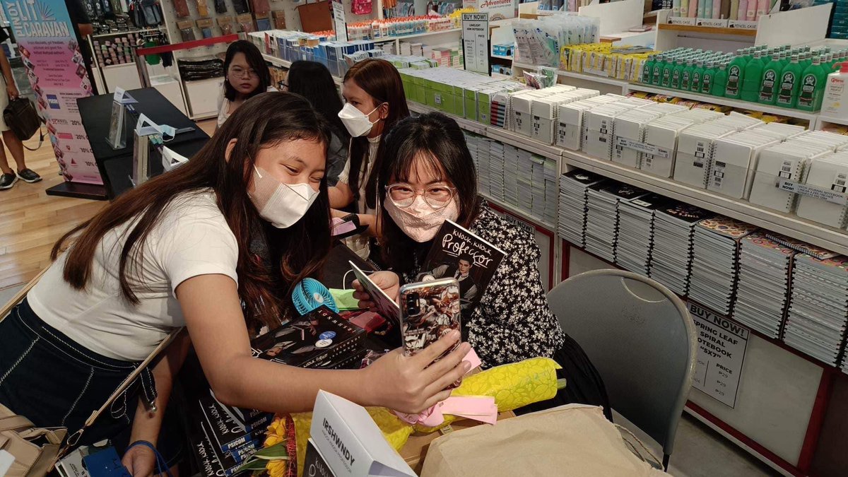 alex on Twitter "RT irshwndy Booksigning earlier at National Book Store, SM North Edsa! 📖 ️