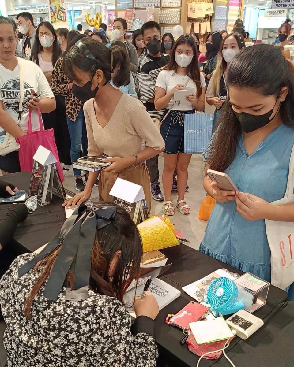 alex on Twitter "RT irshwndy Booksigning earlier at National Book Store, SM North Edsa! 📖 ️
