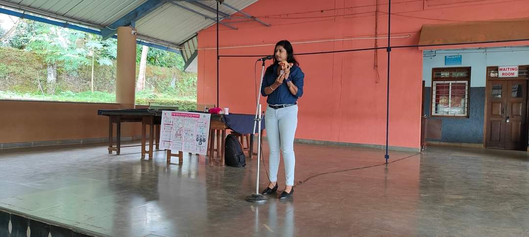 Divyagokarna1's tweet photo. Educating the next generation....
Place: Don bosco, sirsi
#session #menstrualcup #comfycup #periodproduct #reusable #ecofriendly #Period #DonBoscoSchool #sirsi #SpreadingAwareness #menstruation #menstrualhygiene https://t.co/NAUYABr5ni