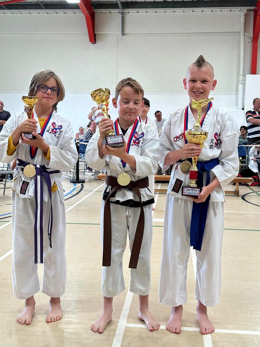 Kate Sands (Oliver-Taylor) tweet media