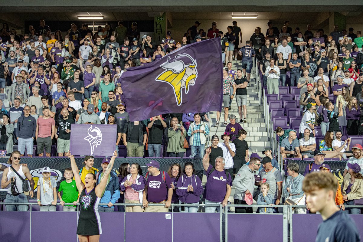 ViennaVikings's tweet photo. What A Crowd! 
We 💜 You, #Vienna. See you next Saturday at Hohe Warte! 
#PurpleReign | 📸 @kingofkick2 https://t.co/ZjPE1X5z6Q