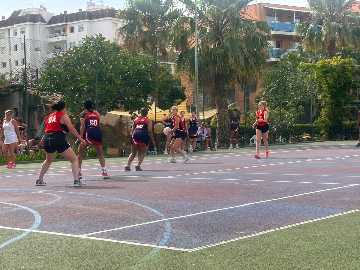 NetballSwp's tweet image. Game 2 ladies are back in the game. 
Win for the daffo-fillies 7-6 ACG WARRIORS

#LoretDeMar #swpnetball