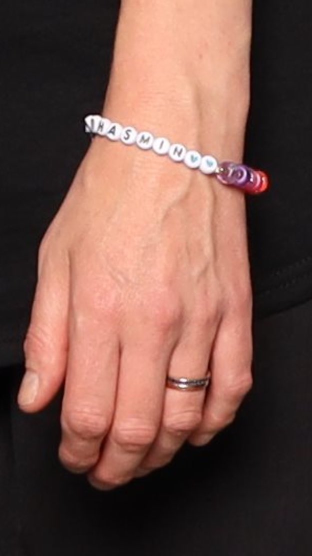 Jodie is wearing a Thasmin bracelet