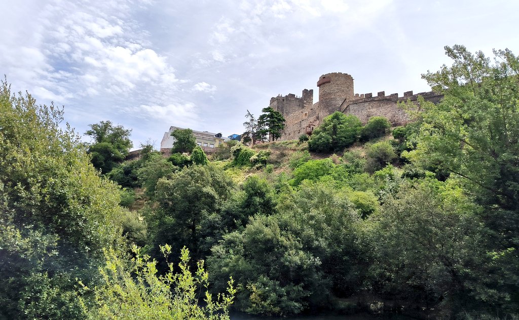El castillo de Ponferrada es uno de los más grandes del noroeste español. En él vivieron los templarios ¿Lo conoces? #paisajes24