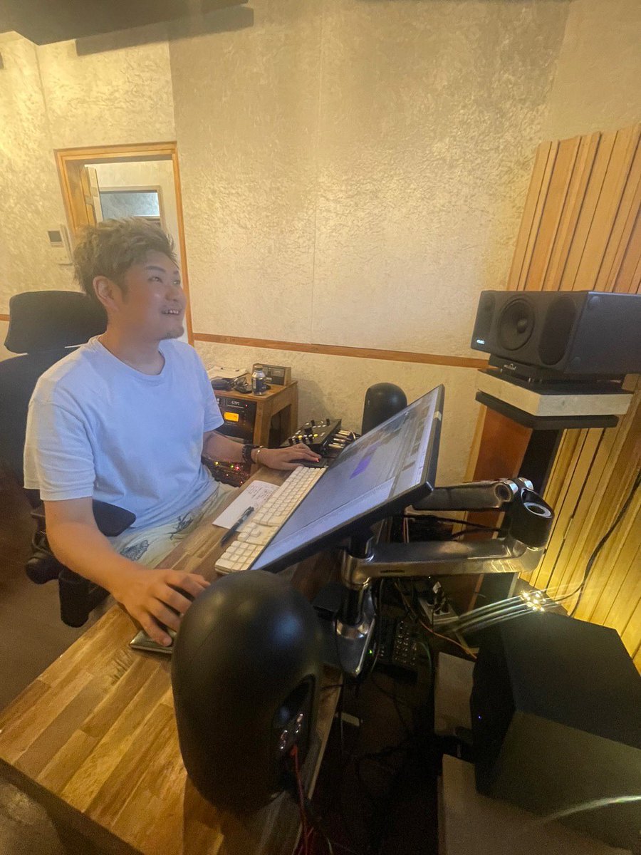 Junya_Junya's tweet image. 2023年　54曲目

医療法人あおばの恵主催のジュニアアースジャパン東京大会のテーマソング歌唱権を見事獲得された七瀬川愛心さんのレコーディングでした！
素敵な歌声にアタクシご満悦🎵
これからが楽しみな歌声です♪

#Recordingstudio
#versionstudio