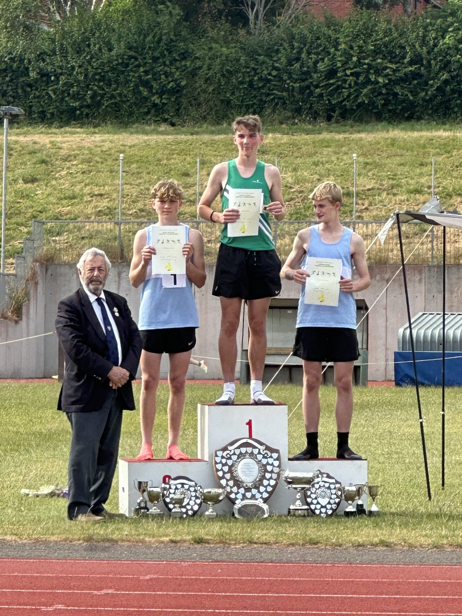 Congratulations to all the athletes who competed at the South West Schools Championships <a href="/SchoolAthletics/">EnglishSchoolsAA</a> Our boy had an excellent race, PB 2:01 in the 800m and Silver for Avon #gostan Followed closely by his <a href="/TeamBathAC/">Team Bath AC</a> teammate &amp; friend 🤩🥈🥉 #u15 <a href="/SomersetLive/">Somerset Live</a>