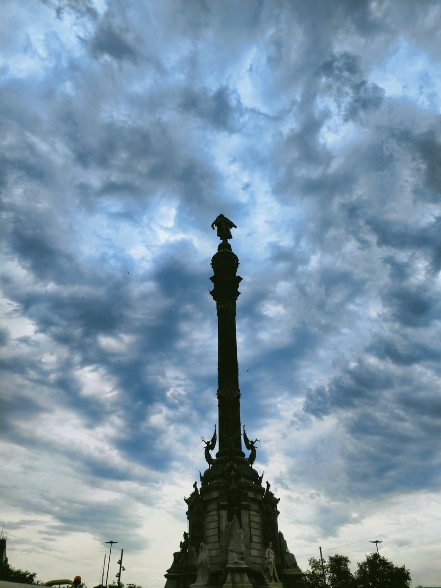 srtafrasier's tweet photo. #Barcelona #LasRamblas #EstatuadeColon. Domingo, 11 de la mañana https://t.co/EiadhnoL7T