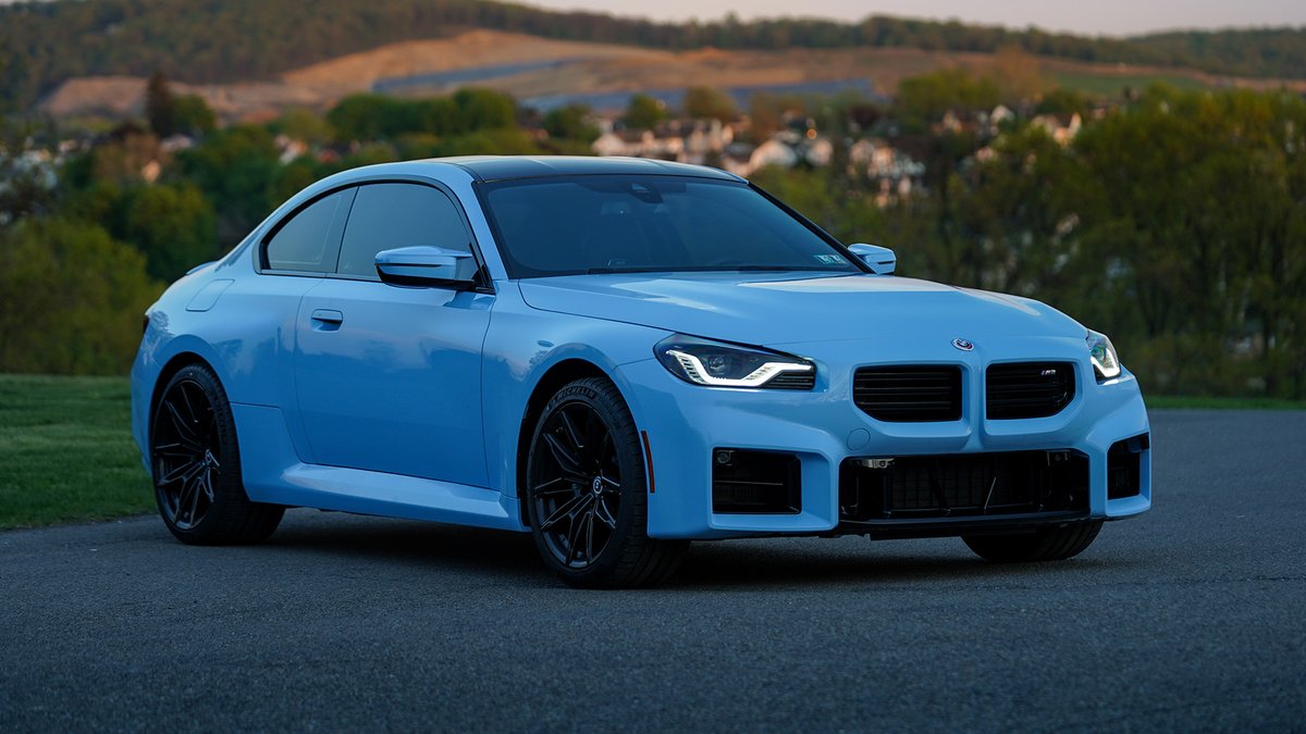 BMW's tweet image. #BMWRepost IG: m2mandi 📸 stafford.media 
Just me, you and the road 💙
#THEM2
__
The BMW M2: Fuel consumption/100km, CO2 emission/km comb.: 10.2–9.6 l, 230–218 g. According to WLTP, b.mw/Further_Info.