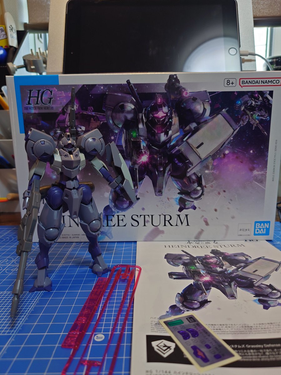 tkazosan's tweet photo. #ハインドリーシュトルム！
水星の魔女シリーズの組み立て説明書は、機体の詳細があまり載ってないので、腰部の武装が何なのかいまいちよくわかりませんな(⁠>⁠0⁠<⁠；⁠)
キャリバーン登場熱かったですね！
#ガンプラ
#ガンプラ好きな人たちと繋がりたい 
#水星の魔女 https://t.co/e7OWCuU4Lb