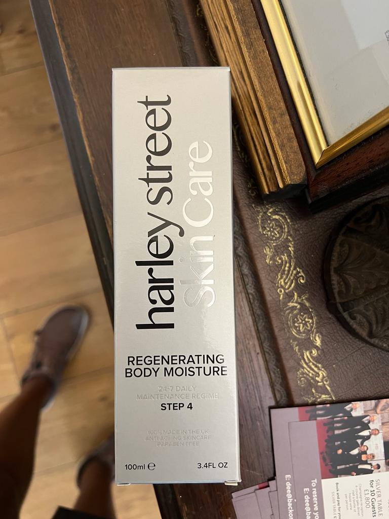 harleystskin's tweet photo. Look who popped by to see us yesterday for a facial and some skincare! Always a pleasure to see you @Beverleyknight https://t.co/FQR7y8FHA6