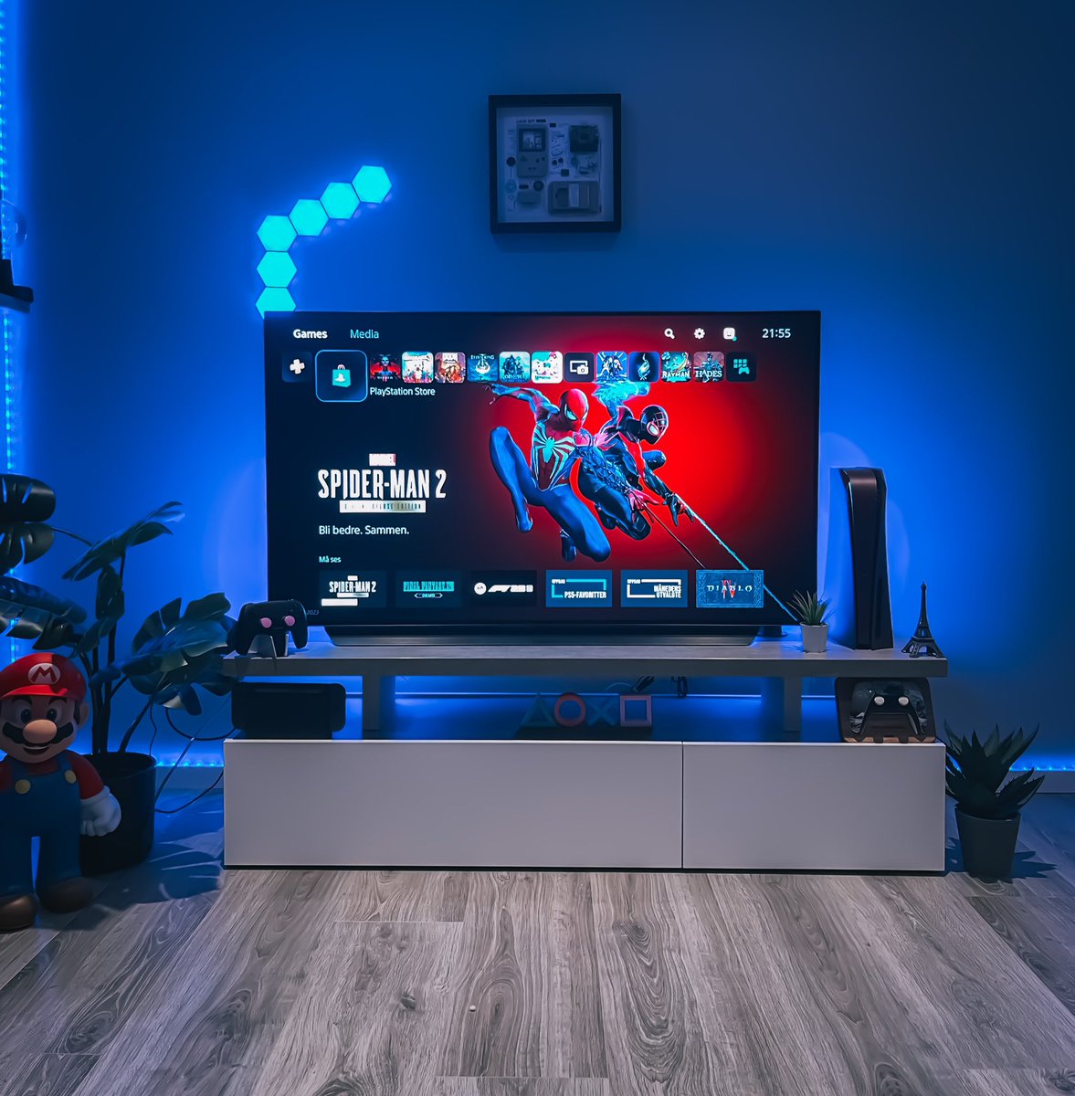 DrMancave's tweet photo. I forgot I even had Twitter 😅 here’s my setup how it looks now. 
#setup #ps5 #spiderman2 https://t.co/R8myuTmW6s