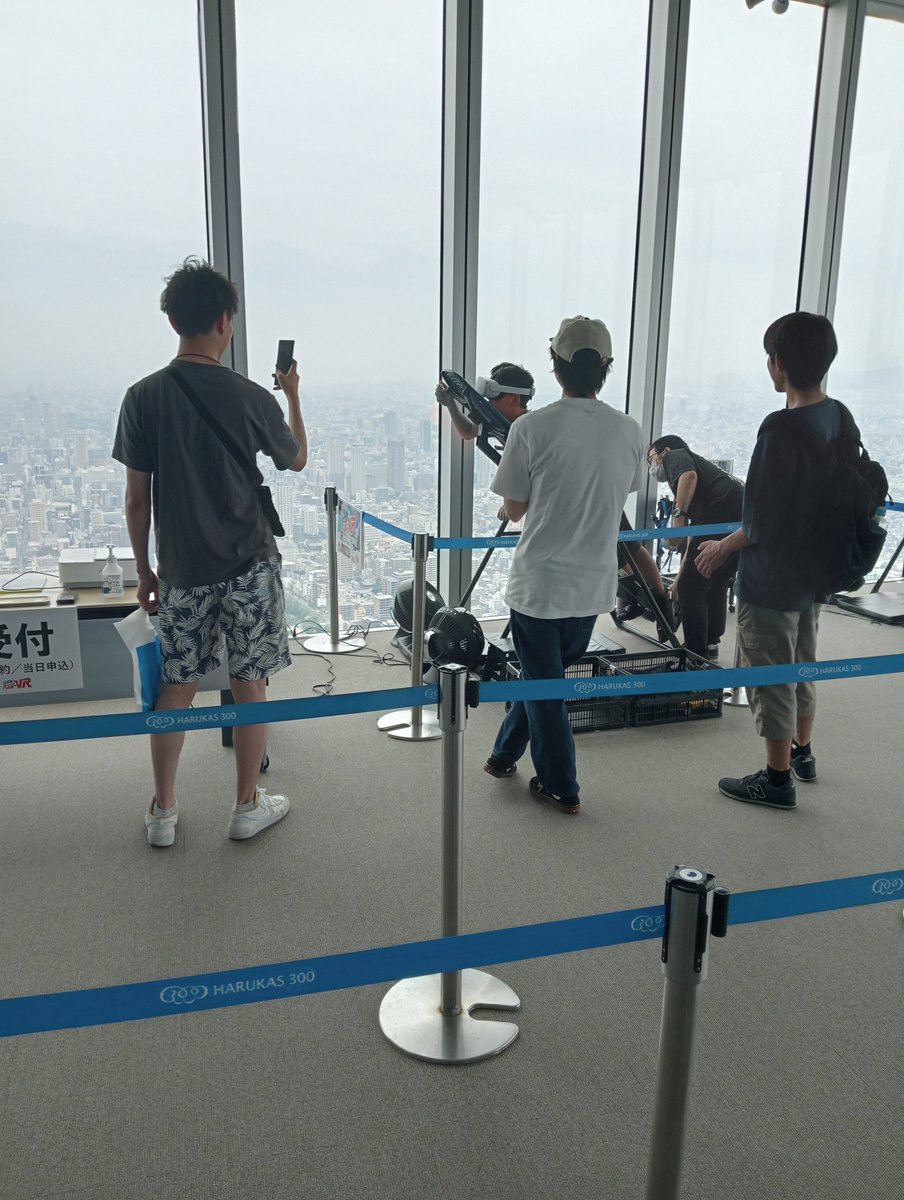 6cNyirk's tweet photo. ③ハルカスVR、あべのべあ、大阪フィギュア（じゃりン子チエ）がありました。ハルカスVRはビビってたぁ☺️#あべのべあ　#大阪フィギュア #ハルカスVR https://t.co/qkZyEyUVSH