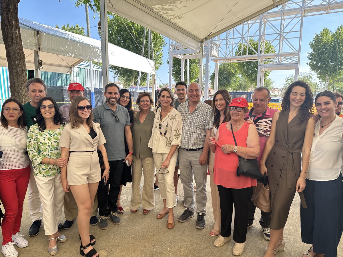 Isabel Aguilera (@gameroisabelm) on Twitter photo La Agrupación Socialista de Ronda con #LaMejorEspaña <a href="/sanchezcastejon/">Pedro Sánchez</a> <a href="/psoedeandalucia/">PSOE de Andalucía</a> <a href="/PSOEmalaga/">PSOE de Málaga</a> <a href="/PSOERonda/">PSOE Ronda</a> La Agrupación Socialista de Ronda con #LaMejorEspaña <a href="/sanchezcastejon/">Pedro Sánchez</a> <a href="/psoedeandalucia/">PSOE de Andalucía</a> <a href="/PSOEmalaga/">PSOE de Málaga</a> <a href="/PSOERonda/">PSOE Ronda</a>