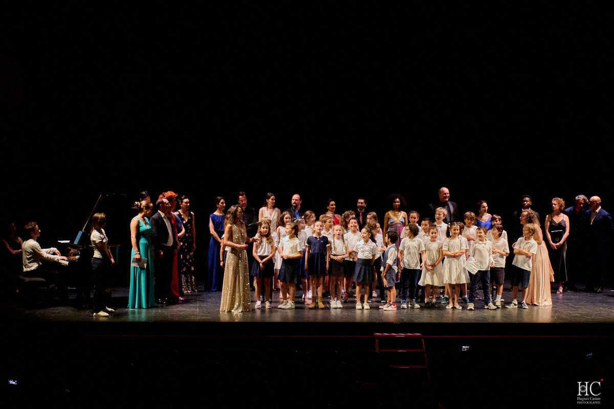 La tournée des Voix Solidaires se poursuivait le 13/06 à <a href="/Operadenice/">Opéra de Nice</a> avec un plateau d'artistes ⭐⭐⭐⭐⭐
RDV le 22/06 à <a href="/OperaAvignon/">OpéraGrandAvignon</a> pour clôturer en beauté cette tournée qui aura mis en lumière de belles associations œuvrant contre le harcèlement scolaire.
Photo : H.Castan