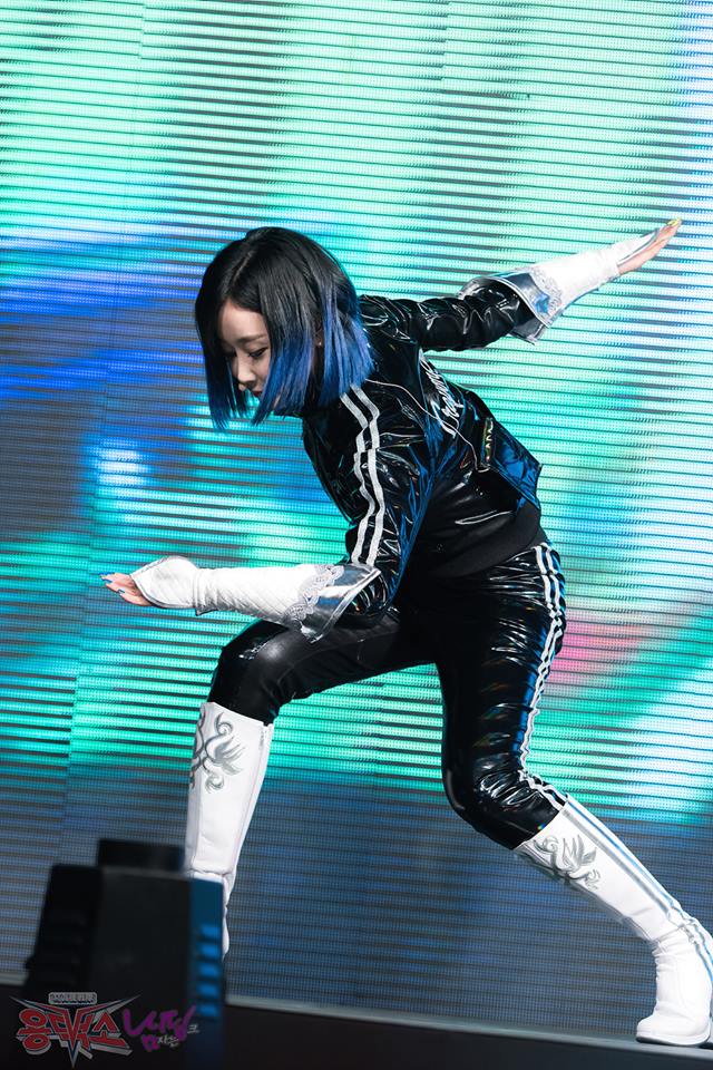 CrayonPopRanger's tweet photo. What makes a super hero, "super"? 
Obviously, it's their "super hero pose"!
Happy Birthday, Geummi! :D
#CrayonPop #크레용팝 #Geummi #금미 #HappyBirthdayToGeummi2023 #HappyGeummiDay https://t.co/mrSPdTzaSD