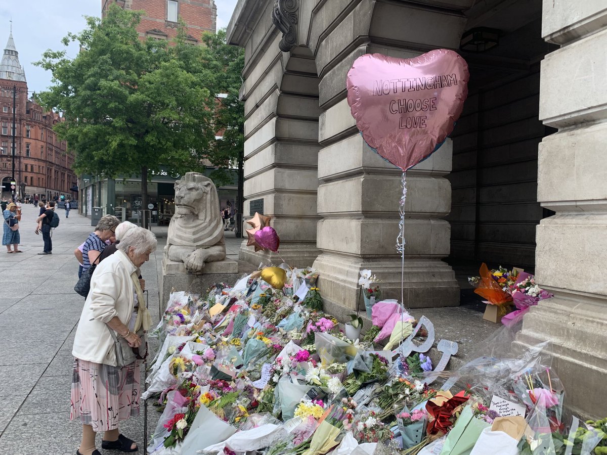 So many flowers left on the steps of the Council House in #Nottingham, in memory of the three lives lost. Prayers are said at St Peter’s Church in Nottingham this morning. More @bbcemt later.