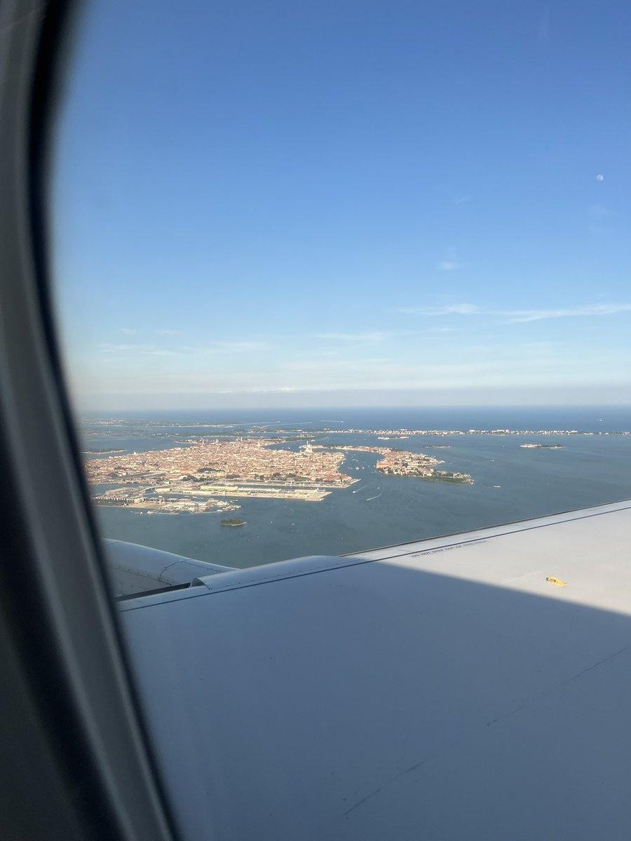 DublinArmDoc's tweet photo. The excitement of going to Venice on a work trip…. This is all is got to see if the beautiful city 😢 https://t.co/iZWugfd3rW