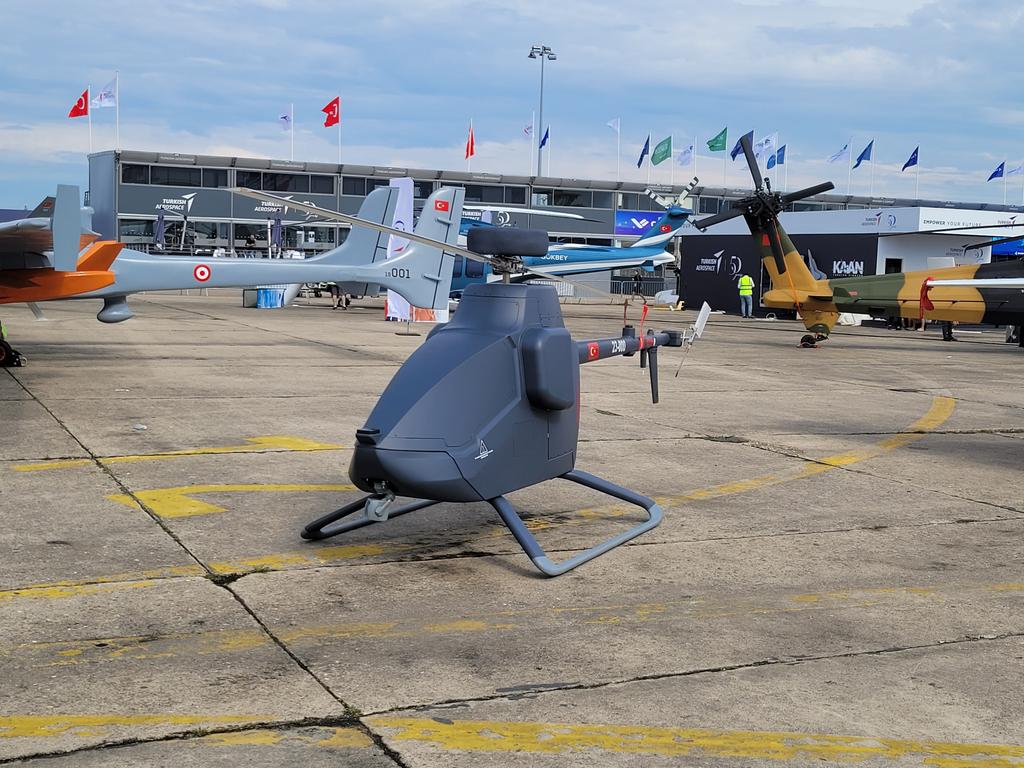 TyrannosurusRex's tweet image. 🇹🇷🇫🇷 TUSAŞ, Paris Air Show 2023'teki statik alanda çok sayıda projesini sergiliyor.

T925 11 ton sınıfı genel maksat helikopteri
İnsansız kargo helikopteri
Aksungur İHA
Anka-S İHA
T625 Gökbey 6 ton sınıfı genel maksat helikopteri
T129 ATAK
Şimşek-3

#ParisAirShow2023 #PAS23