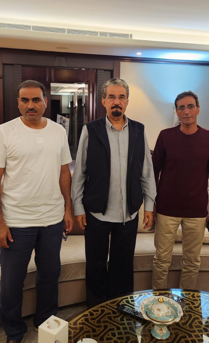 albraikan555's tweet photo. تشرفت في زيارة الشيخ راكان بن خالد بن حثلين في مقر إقامته في بورصه ومعه الاخ العزيز طامي العجمي 
وكما عودنا دائماً بو محمد في كل لقاء علي الجناب الدمث والخاطر السمح أطال الله في عمره https://t.co/tRVMHFbDtm