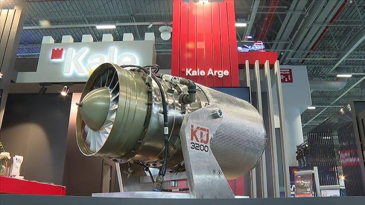 Türkiye, Fransa’nın başkenti Paris’te özgün turbojet füze motorlarını sergileyecek. 

Kale Arge tarafından geliştirilen KTJ-1750 ve KTJ-3200 motorları; ÇAKIR, ATMACA ve SOM füzelerine güç veriyor. 

Türkiye, daha önce bu motorları Fransa’dan temin ederken, tedarik durdurulmuştu.