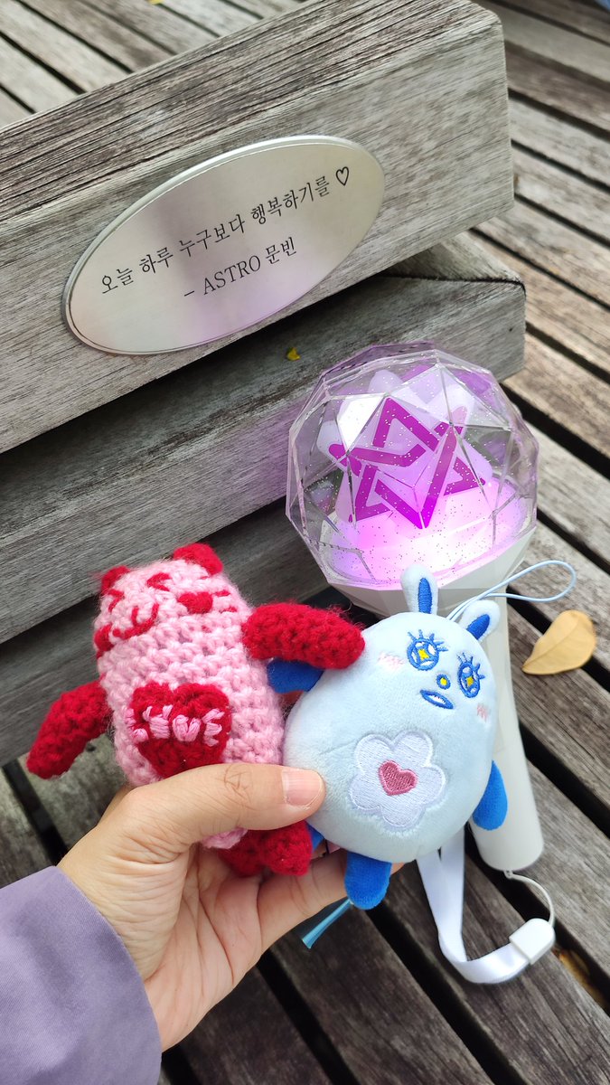 atiqahjartwork's tweet photo. Made a stop here even though I wasn't feeling well. Did a quick sketch of Moonbin too. I don't know when I'll come again or when I can go to the Seoul location so I thought I just walked here 🌟 Thank you for doing this for Moonbin 🌙

#Moonbin #ASTRO
#ASTRO_Moonbin @offclASTRO https://t.co/buMdjQXhhb