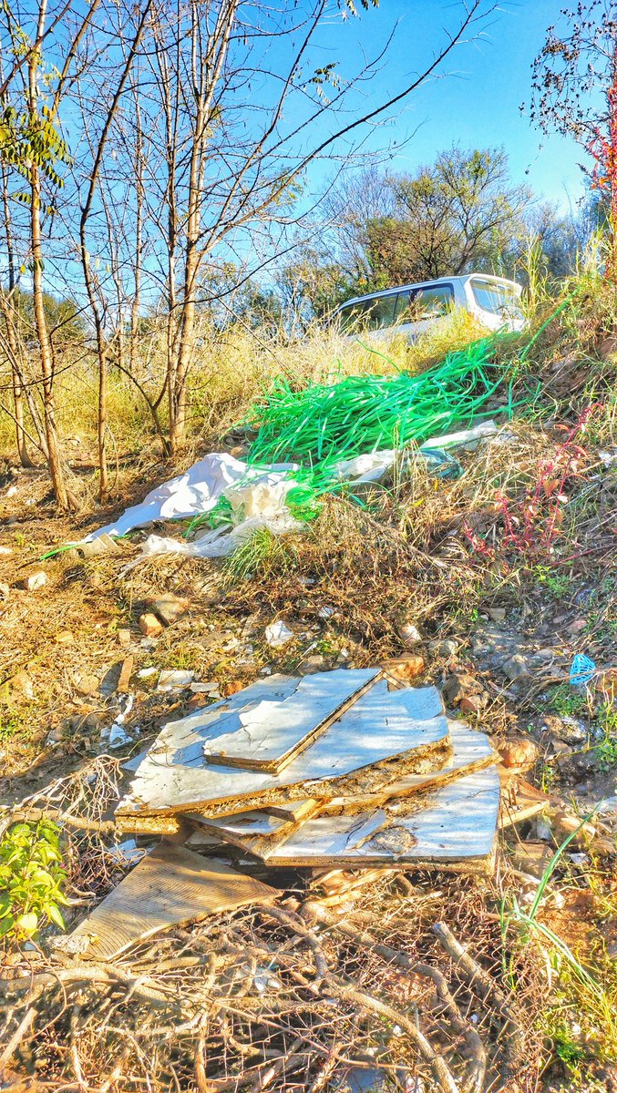 HennopsRevival's tweet image. Public open spaces are not dumping sites!

#provincialproperty
#builders #Construction #illegal #dumping #centurion #tshwane @CityTshwane @GautengProvince @tshwane_mayor @Abramjee @BarbaraCreecy_ @DWS_RSA
