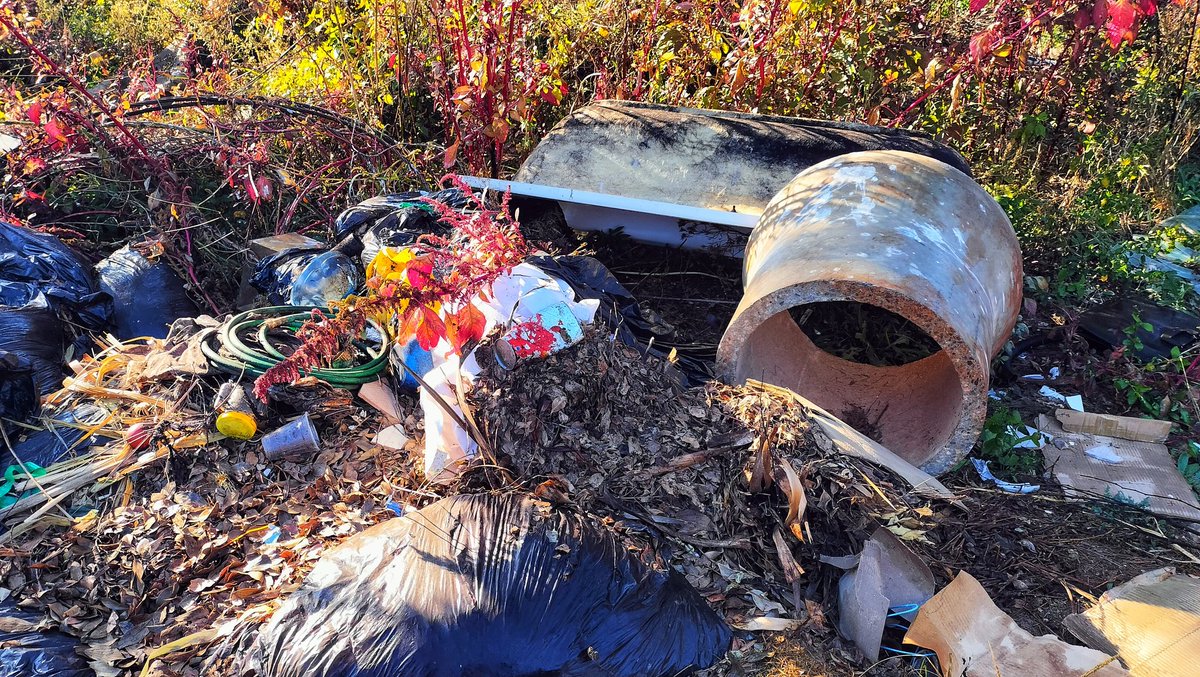 HennopsRevival's tweet image. Public open spaces are not dumping sites!

#provincialproperty
#builders #Construction #illegal #dumping #centurion #tshwane @CityTshwane @GautengProvince @tshwane_mayor @Abramjee @BarbaraCreecy_ @DWS_RSA